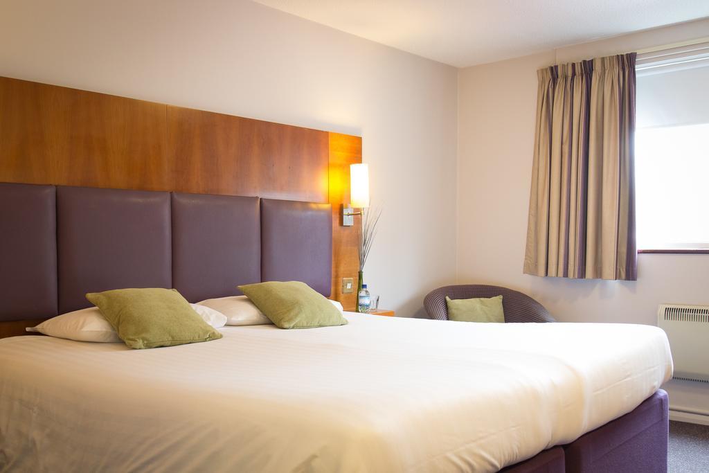 Hello Hotel Swinton  Esterno foto
