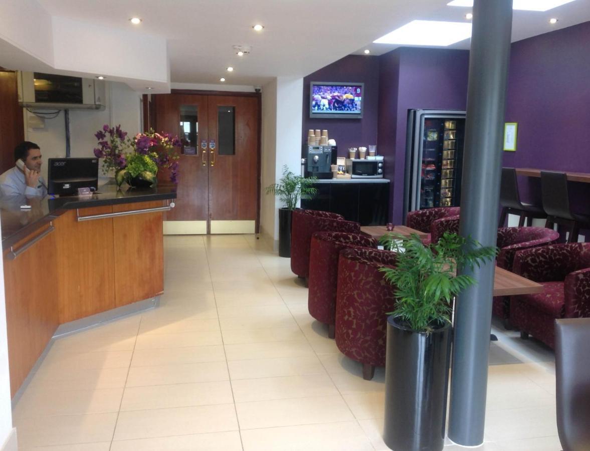 Hello Hotel Swinton  Esterno foto